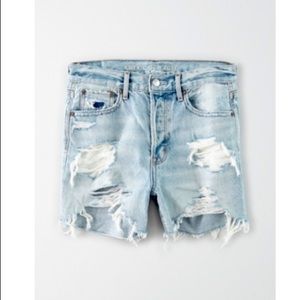 American eagle 90s boyfriend shorts.